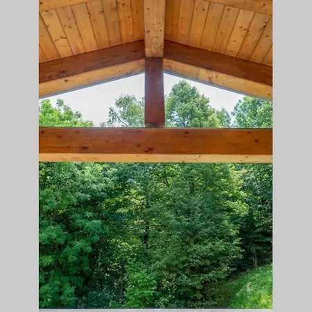 Semesterbostad Of Bellagio's Woods